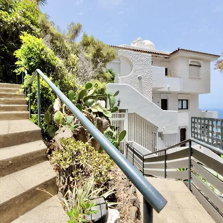 Blue Coast Bellavista شقة