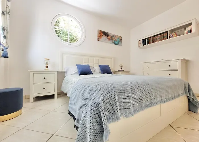 Blue Coast Bellavista Apartment *